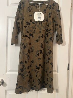 Toad&Co Olive Green Floral Knit Tee